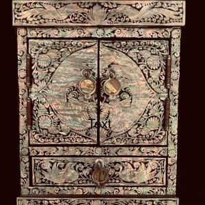 Mother of Pearl Jewelry Box Antique classic emaculate condition VERY RARE